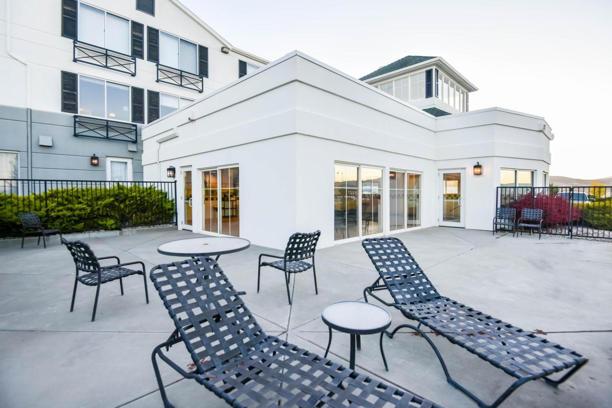 Shutters Hotel Elko Bagian luar foto